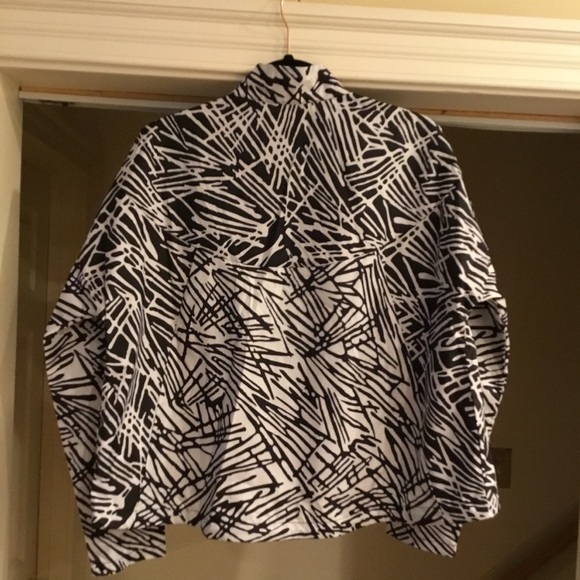 Nike Packable Breaker Half-Zip Women's Jacket - Picture 4 of 4